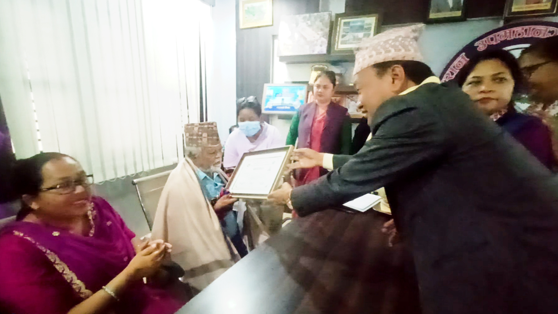 ६१औँ अन्तर्राष्ट्रिय रंगभेद तथा जातीय विभेद उन्मूलन दिवसको अवसरमा धरान उपमहानगरपालिकाले परम्परागत सीप र पेशामा आबद्ध शिल्पीहरूलाई सम्मान