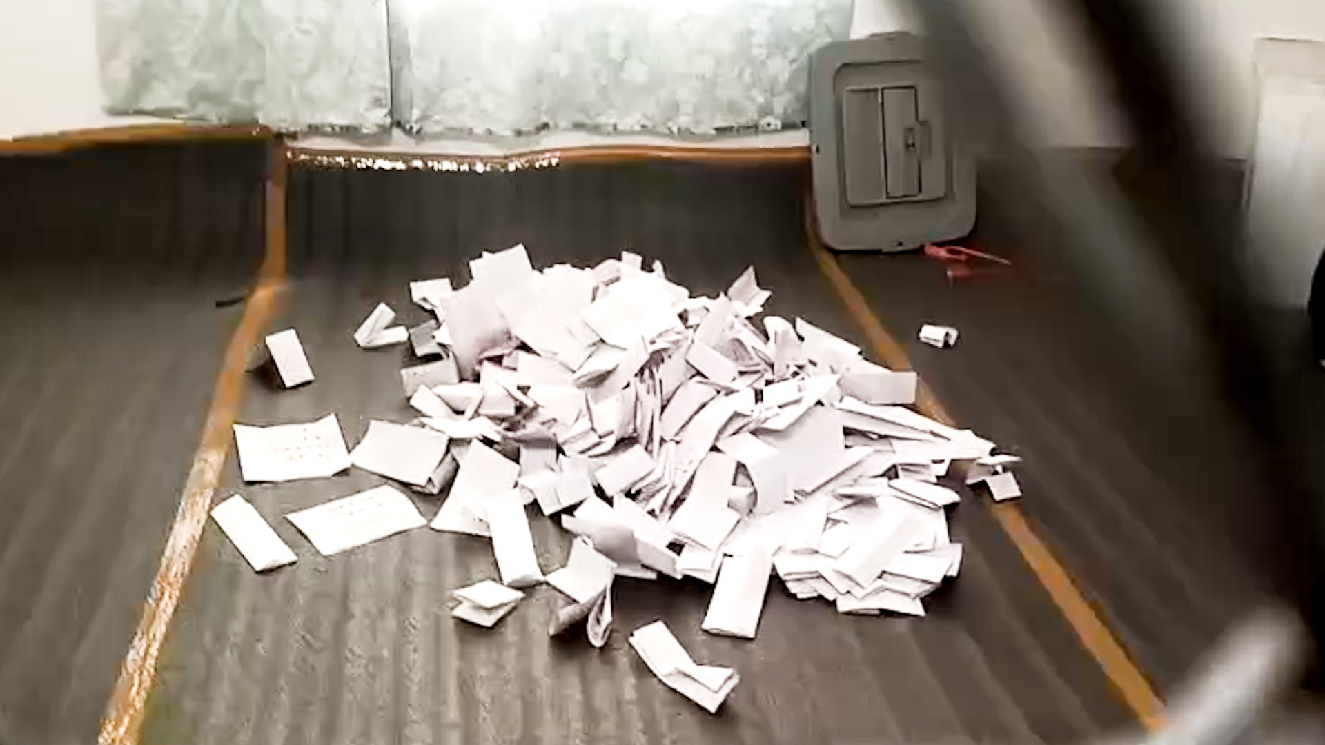 चितवन-२ मा रवि लामिछाने कांग्रेसकी मिना खरेल भन्दा ६४०५ मतले अगाडि